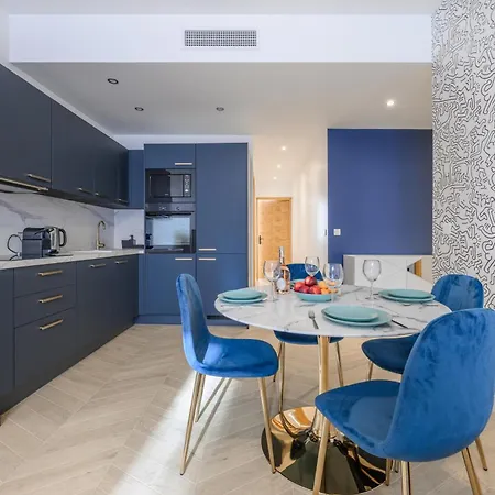 Le Walesa, Magnifique 3p, Spacieux Et Renove, Port De Apartment